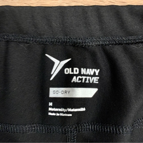 Old Navy Maternity Active - 3/4 length black tights - Picture 3 of 4